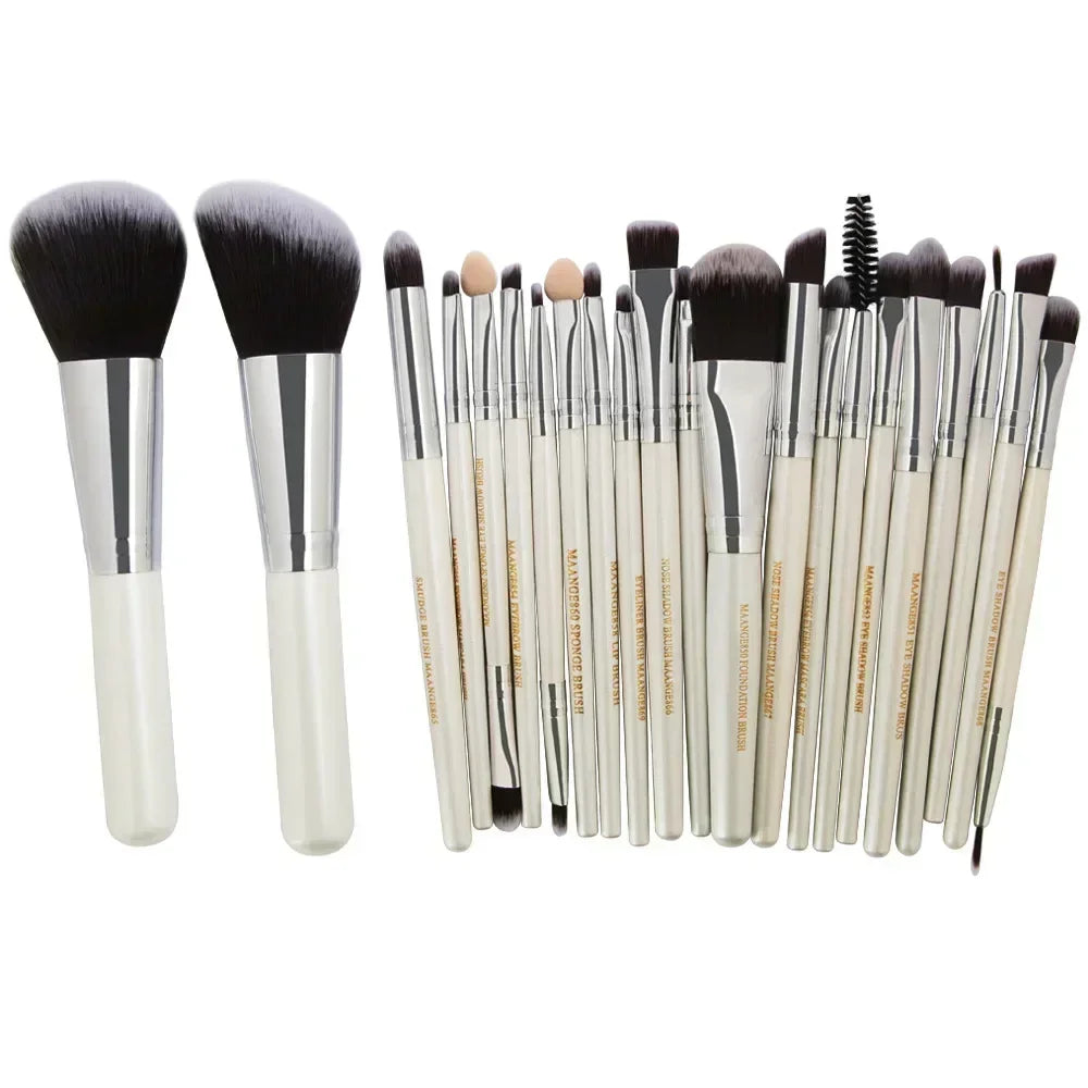 BeautyByOla – Professional Makeup Brush Set, Eyeshadow & Eyeliner Cosmetic Tools Kit