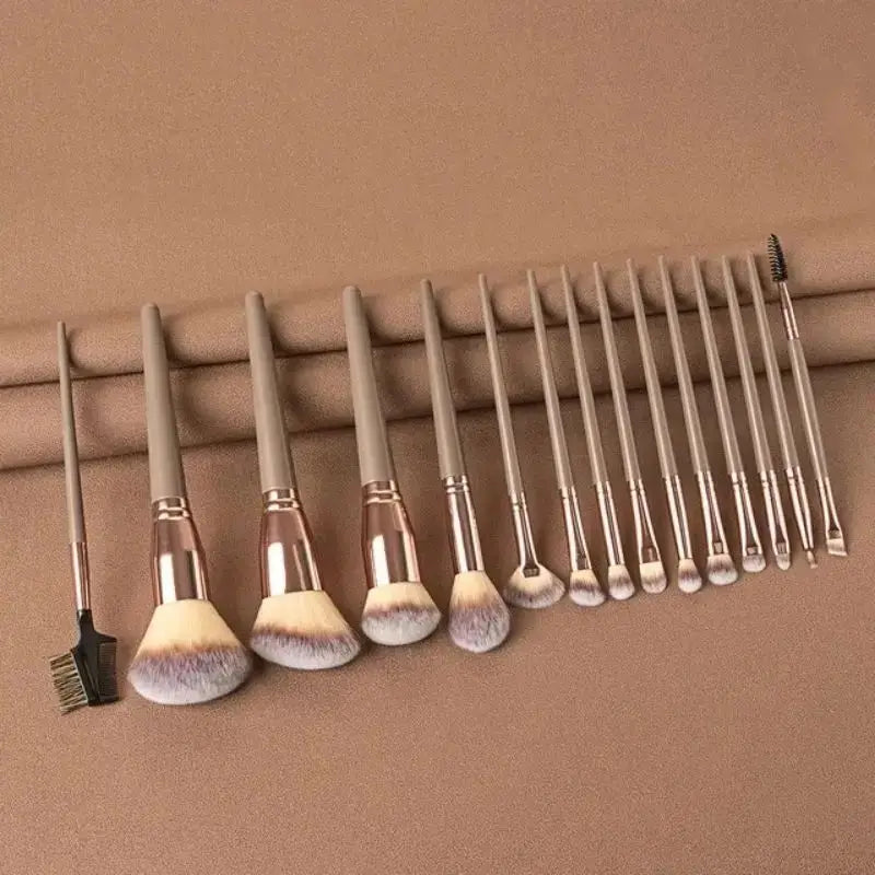 Professional Makeup Brush Set Soft Fluffy Foundation & Eyeshadow – BeautyByOla